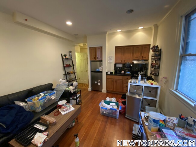457 Centre St in Newton, MA - Building Photo - Building Photo