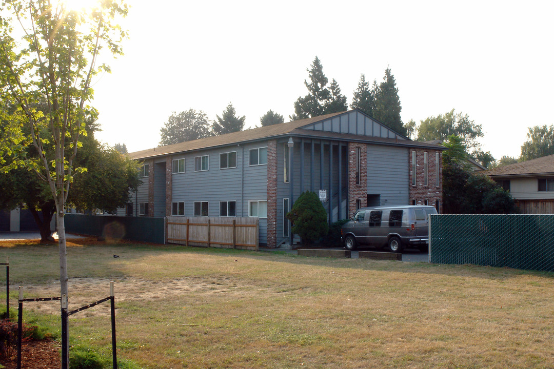 Burning Tree Apartments in Portland, OR - Building Photo