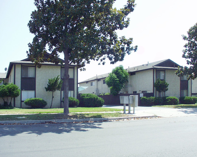 Euclid Villas Apartment Homes in Ontario, CA - Building Photo - Building Photo