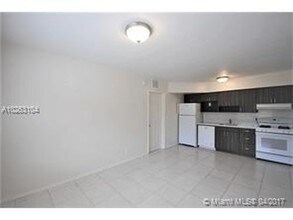 666 NE 80th St-Unit -6 in Miami, FL - Building Photo - Building Photo