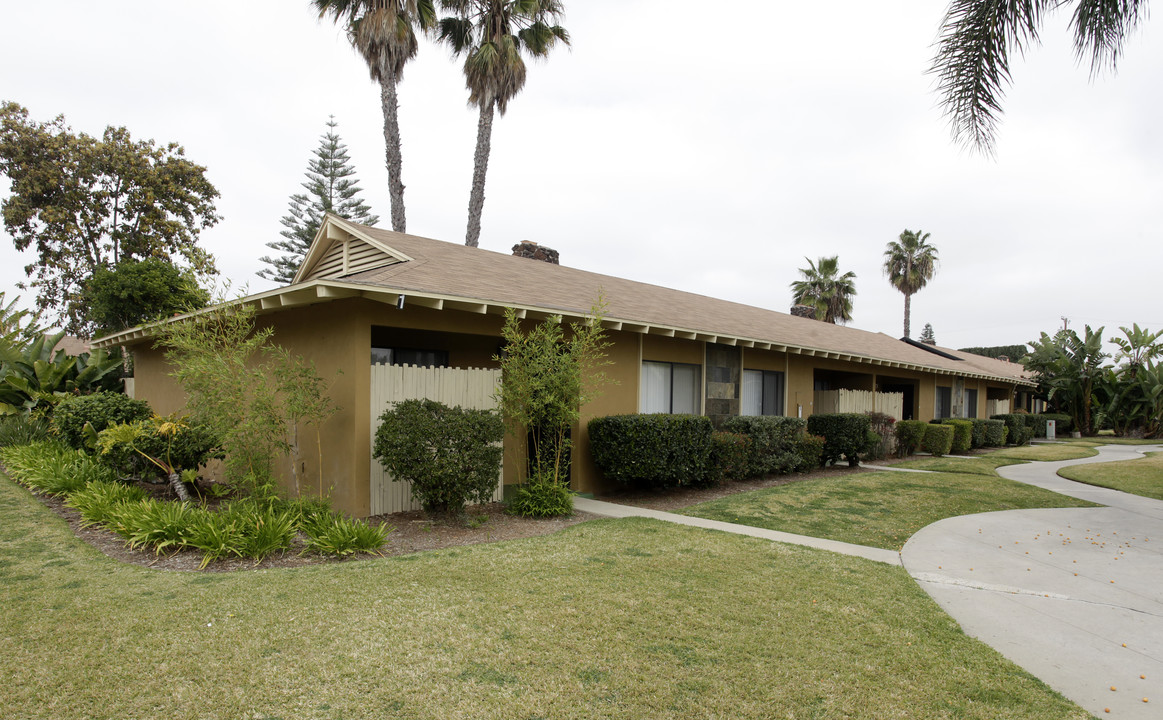 Sandalwood Cottages in Santa Ana, CA - Building Photo