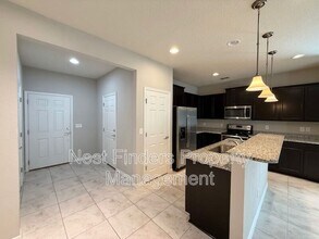 7028 Buroak Ct in Jacksonville, FL - Building Photo - Building Photo