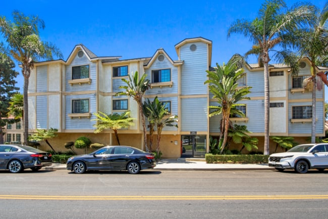 property at 1001 Park Ave