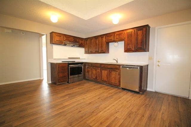 12027 Leisure Way