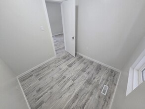 418 Harbison Ave W in Winnipeg, MB - Building Photo - Building Photo