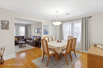 5929 W Leland Ave, Unit 2 in Chicago, IL - Building Photo - Building Photo