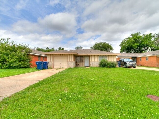 213 NW 82nd St in Oklahoma City, OK - Foto de edificio - Building Photo