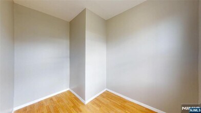 277 2nd St in Newark, NJ - Building Photo - Building Photo