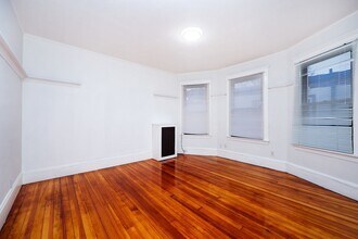 121 Browne St, Unit 3 in Brookline, MA - Building Photo - Building Photo