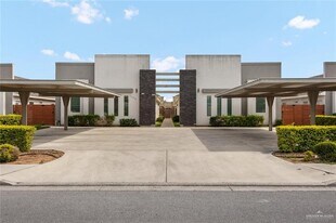 15 West Dr in Pharr, TX - Building Photo