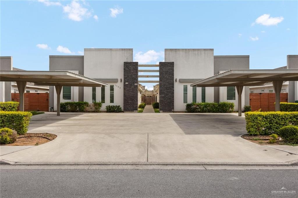 15 West Dr in Pharr, TX - Building Photo