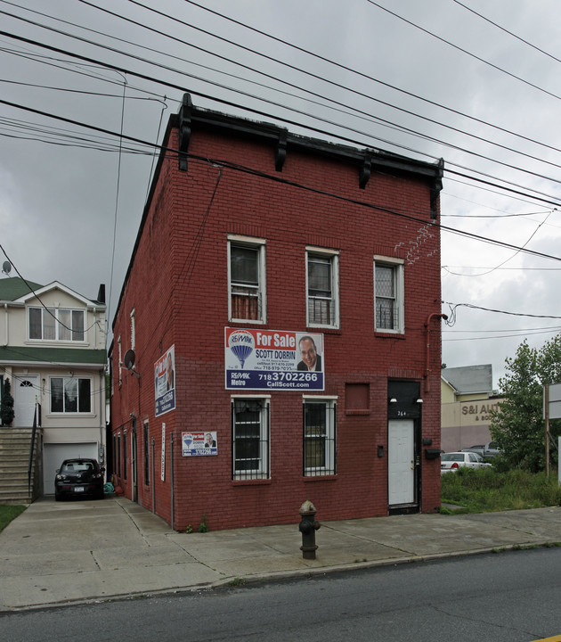 264 Jewett Ave in Staten Island, NY - Building Photo