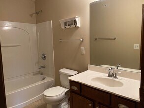 15564 60th Ave N in Minneapolis, MN - Building Photo - Building Photo