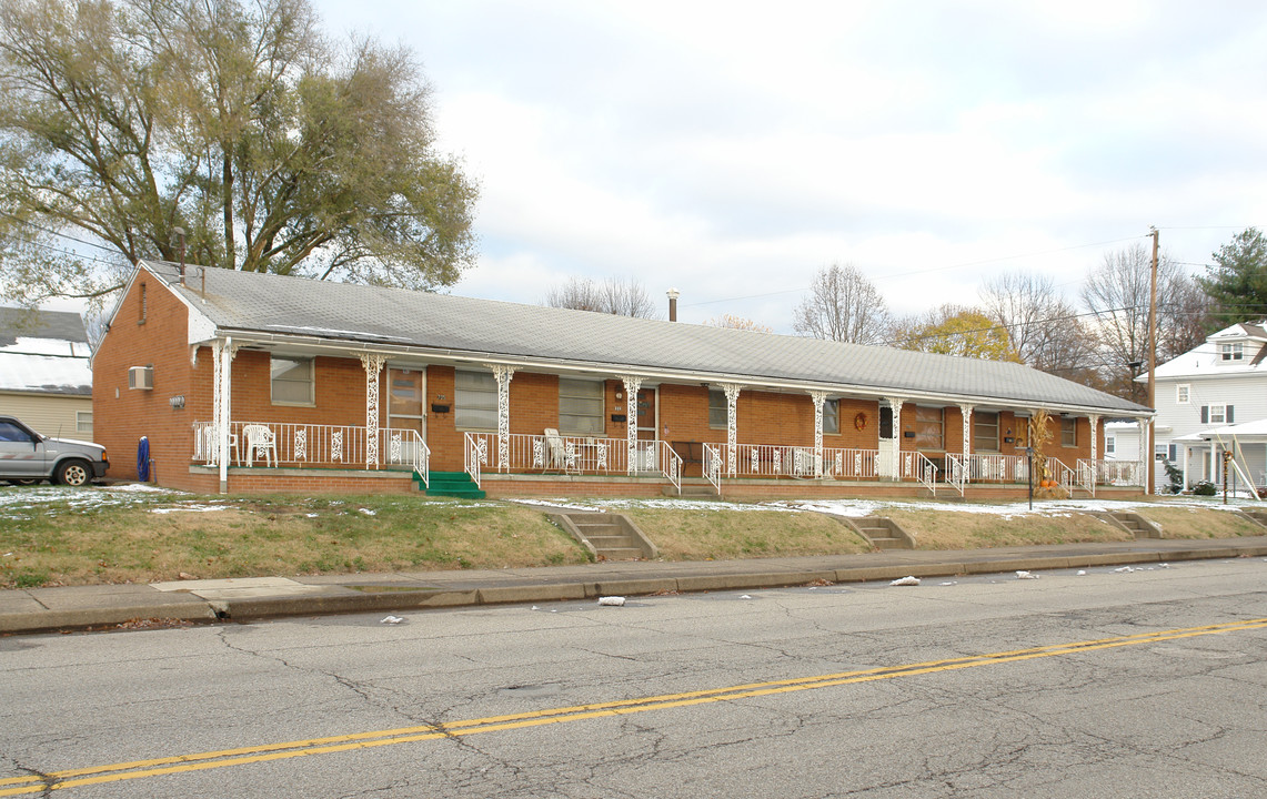 705-711 46th St in Vienna, WV - Building Photo