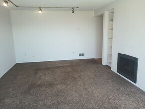 806 Sea Turf Cir in Solana Beach, CA - Building Photo - Building Photo