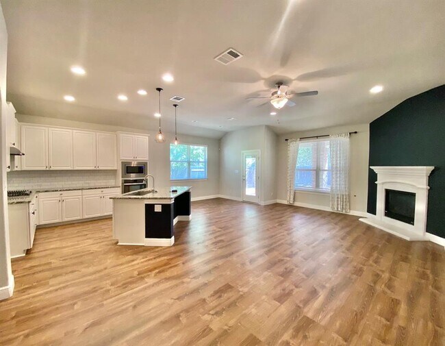 property at 2212 Laurel Arbor Dr
