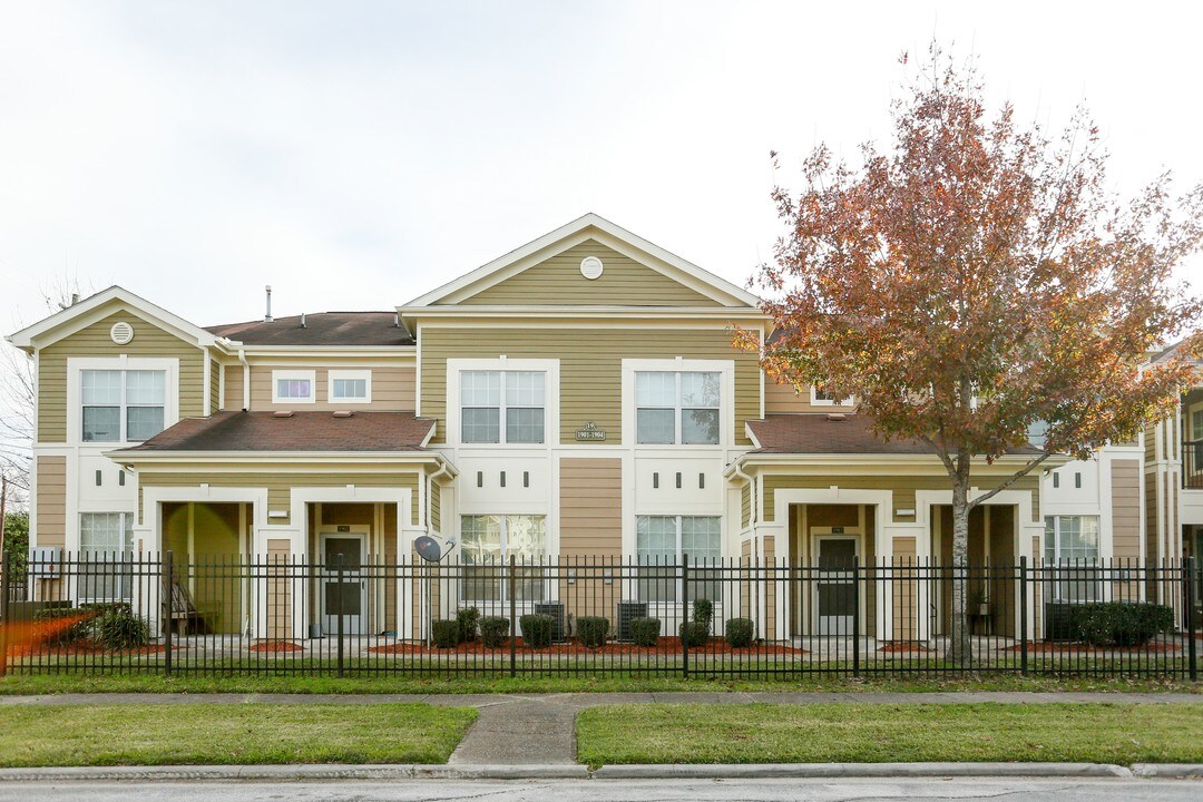 Fulton Village in Houston, TX - Building Photo