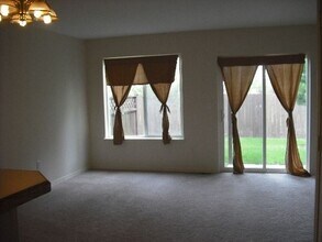 2610 SW 23rd St in Redmond, OR - Building Photo - Building Photo