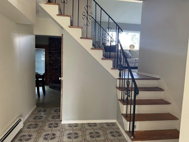 3 Mueller Dr in Selden, NY - Building Photo - Building Photo