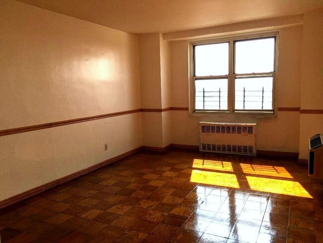 10 Huron Ave, Unit Hig Floor in Jersey City, NJ - Building Photo - Building Photo