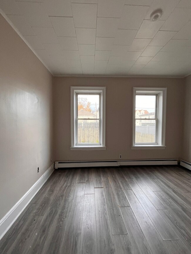 68 W 53rd St, Unit 2 in Bayonne, NJ - Building Photo - Building Photo