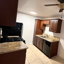 2235 1/2 Grand Avenue in San Diego, CA - Foto de edificio - Building Photo
