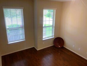 6819 Hunters Trace Ln in Baytown, TX - Building Photo - Building Photo