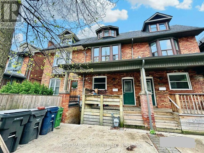340 Howland Ave
