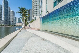 325 S Biscayne Blvd, Unit 3922 in Miami, FL - Building Photo - Building Photo