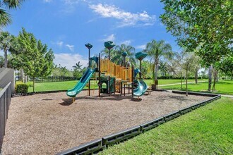 1300 Eucalyptus Dr in Hollywood, FL - Building Photo - Building Photo