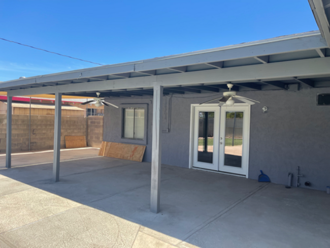 property at 2155 S 5th Ave