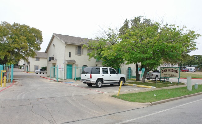 Oak Ridge Apartments in Fort Worth, TX - Building Photo - Building Photo