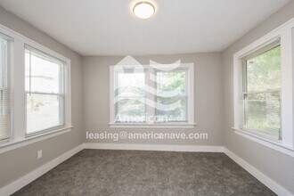 1939 Chippewa St in St. Louis, MO - Foto de edificio - Building Photo