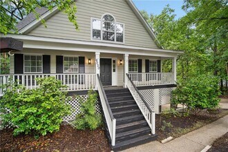 8020 Suzanne Way in Mobile, AL - Building Photo - Building Photo