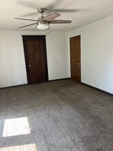 115 E 9th St, Unit 2 in Concordia, KS - Foto de edificio - Building Photo