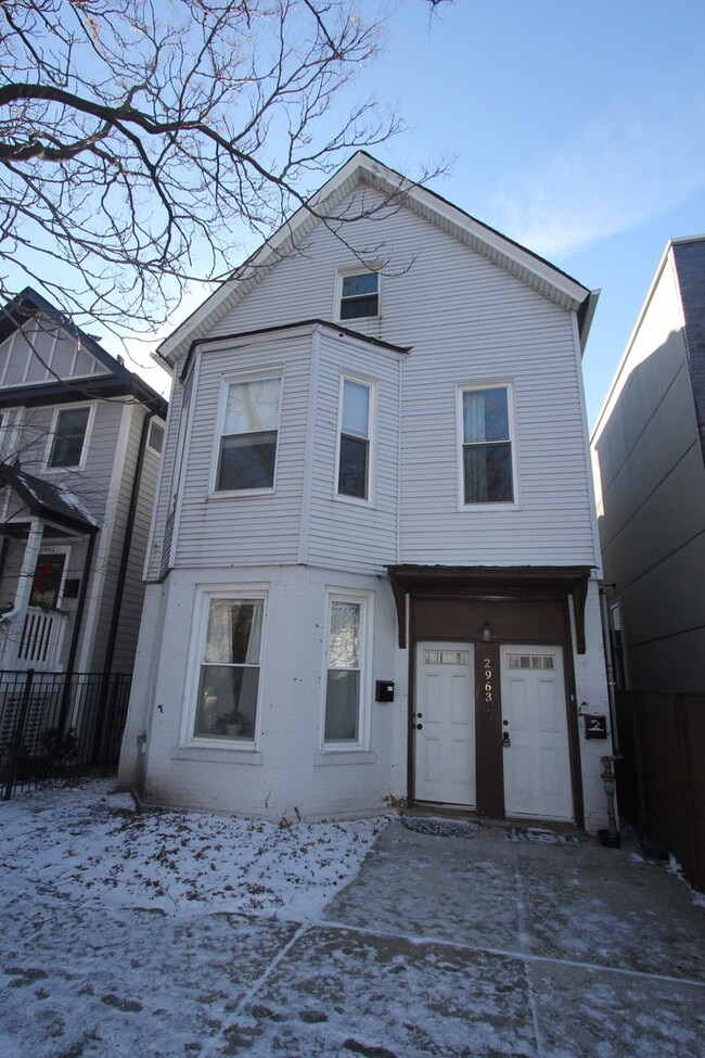 property at 2963 W Nelson St