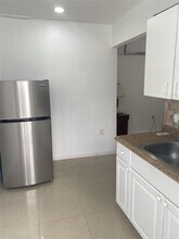 2141 N 58th Ave in Hollywood, FL - Building Photo - Building Photo
