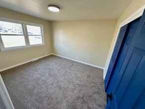 2300 W Layton Ave in Milwaukee, WI - Building Photo - Building Photo