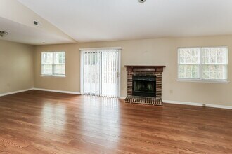 8127 Sheringham Way in Charlotte, NC - Foto de edificio - Building Photo