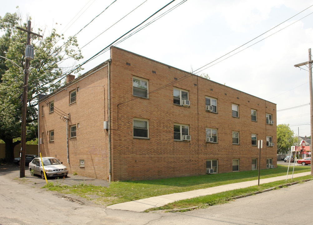 2636 Indianola Ave in Columbus, OH - Building Photo