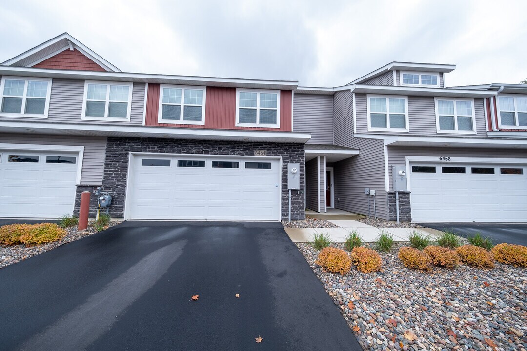 6464 Genevieve Trail in Cottage Grove, MN - Building Photo