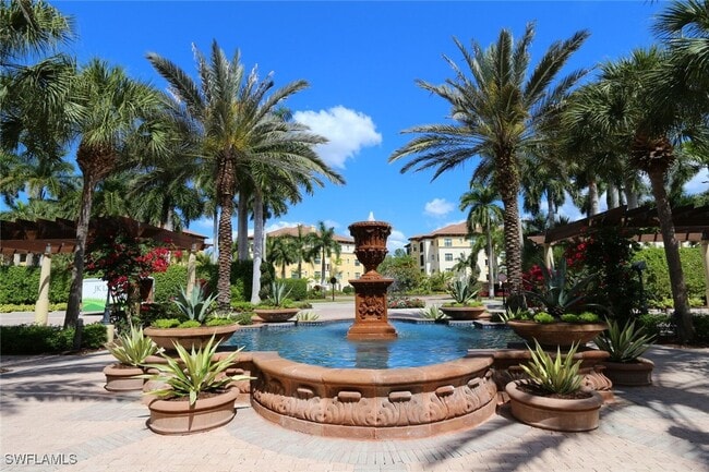 property at 2868 Tiburon Blvd E