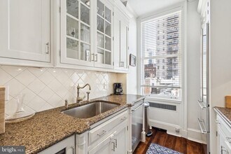 237 S 18th St in Philadelphia, PA - Building Photo - Building Photo