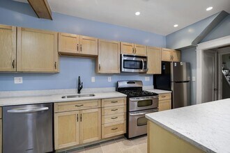 1704 Irving St NW in Washington, DC - Building Photo - Building Photo