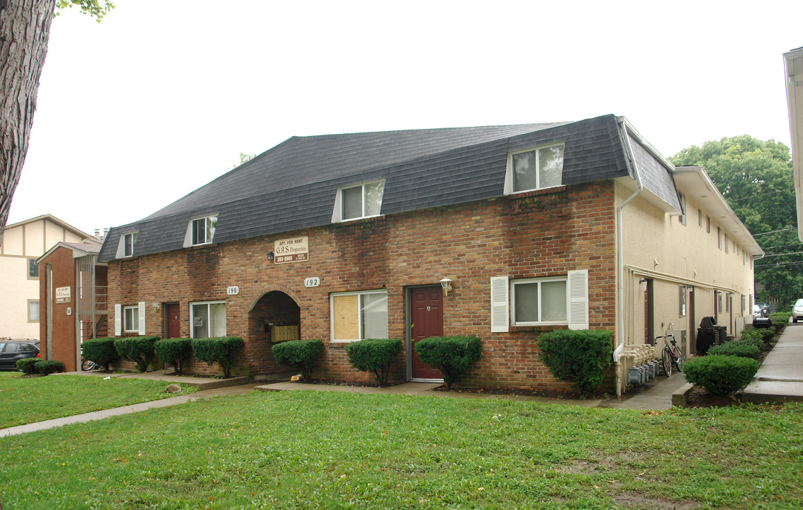 190-192 E Norwich Ave in Columbus, OH - Building Photo