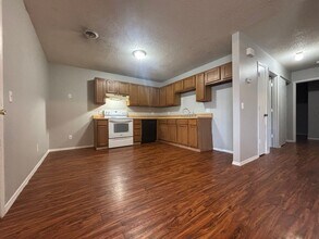 3028 W Edgewood St in Springfield, MO - Building Photo - Building Photo