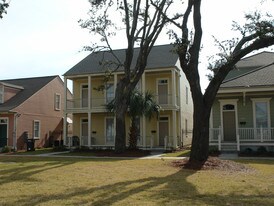 1810 Annunciation St in New Orleans, LA - Building Photo