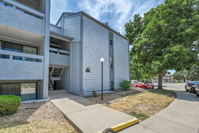 13992 E Stanford Cir in Aurora, CO - Building Photo - Building Photo