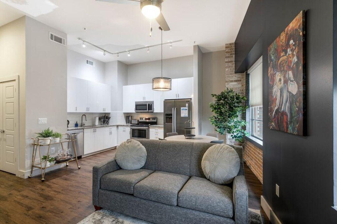 144 Elk Pl in New Orleans, LA - Building Photo