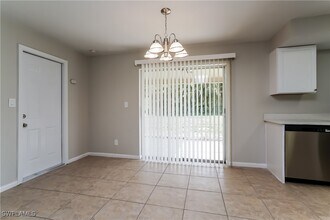 915 SE 19th St in Cape Coral, FL - Building Photo - Building Photo